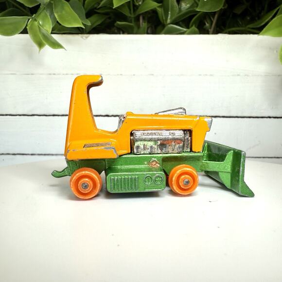 Vintage Lesney Matchbox Lot of 4  Farm Vehicles- Combine, Tractor W/Wagon & Plow - Picture 3 of 6